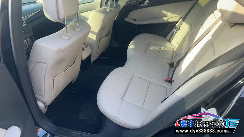 13年奔驰E轿车抵押车出售