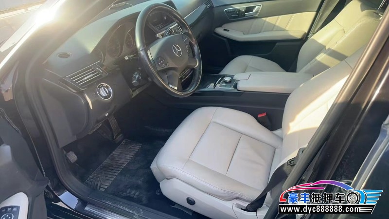 13年奔驰E轿车抵押车出售