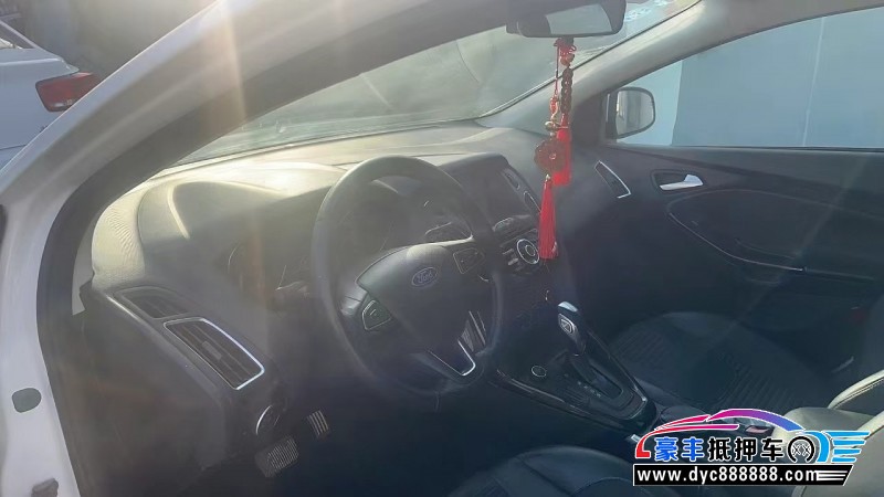 17年福特福克斯轿车抵押车出售