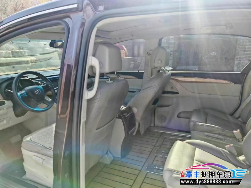 19年别克GL8轿车抵押车出售