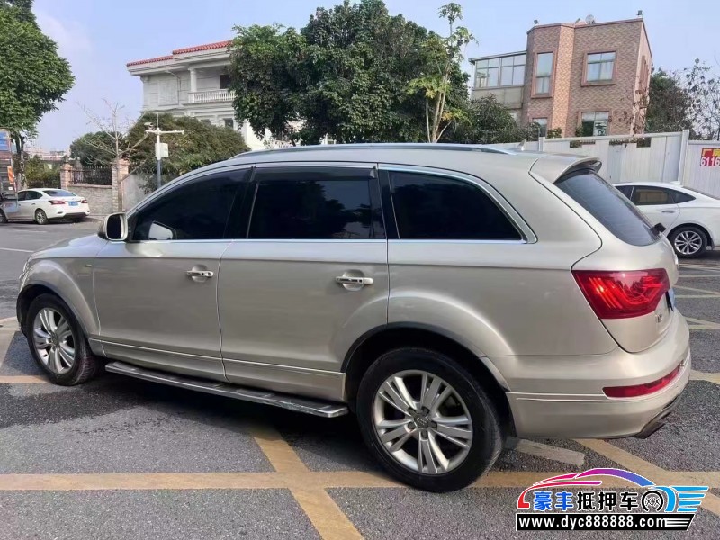 12年奥迪Q7轿车抵押车出售