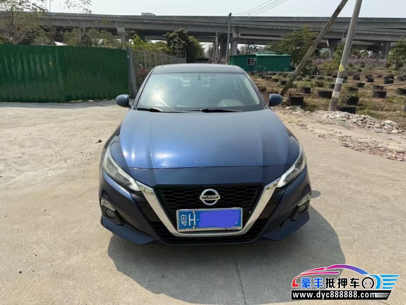 19年日产天籁轿车抵押车出售