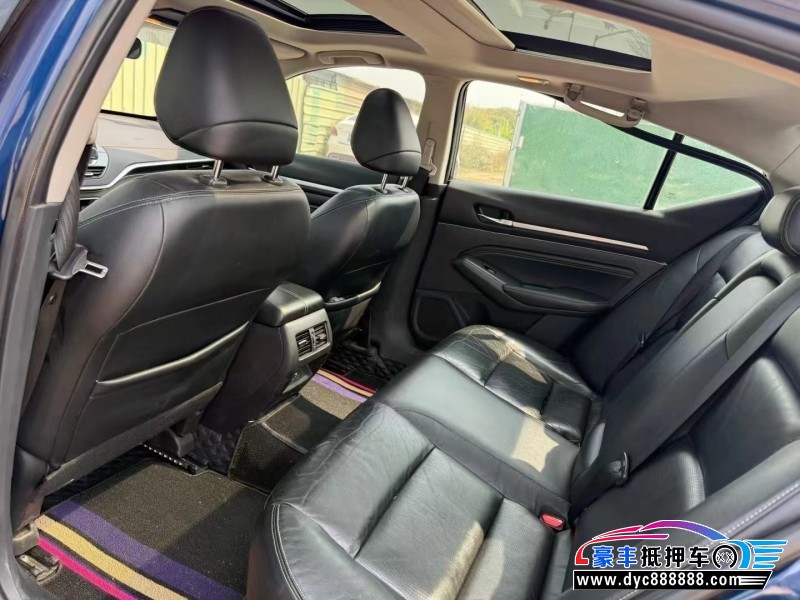 19年日产天籁轿车抵押车出售