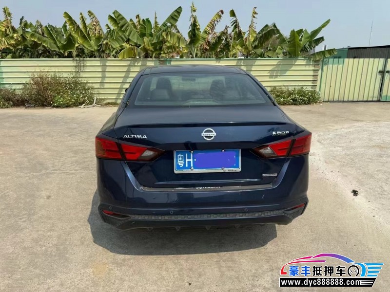 19年日产天籁轿车抵押车出售