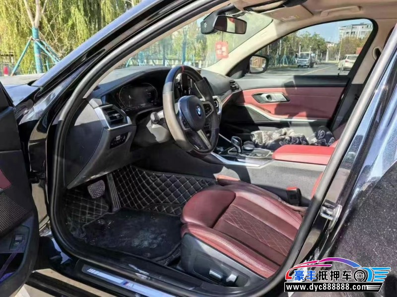 22年宝马3系轿车抵押车出售