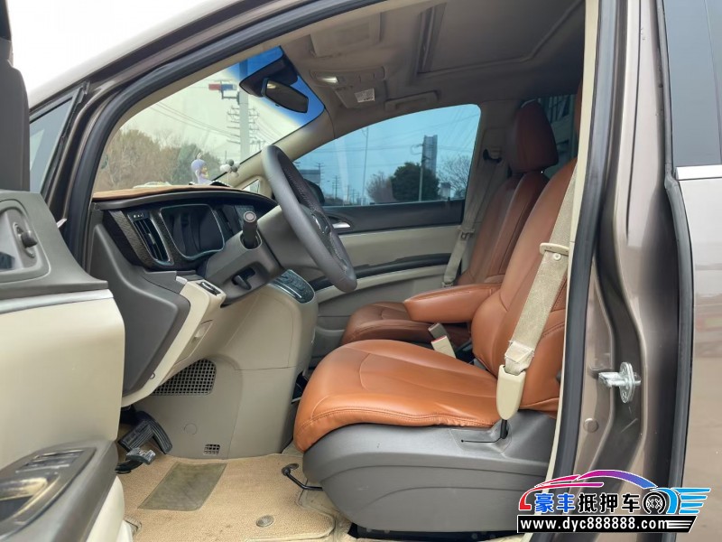 12年别克GL8轿车抵押车出售