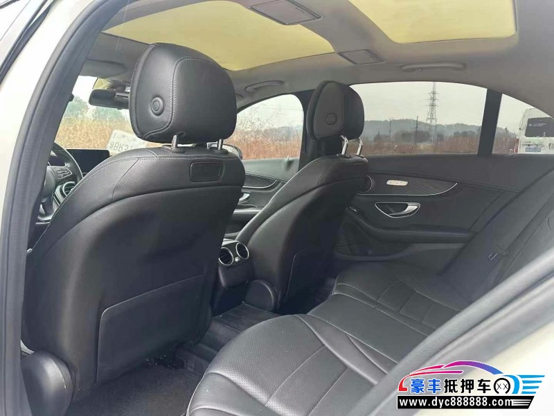 18年奔驰C轿车抵押车出售