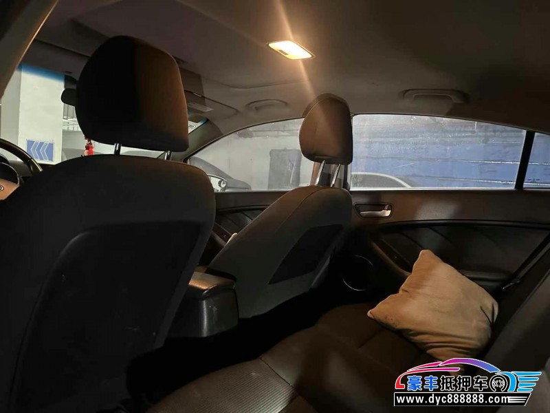 16年起亚K3轿车抵押车出售