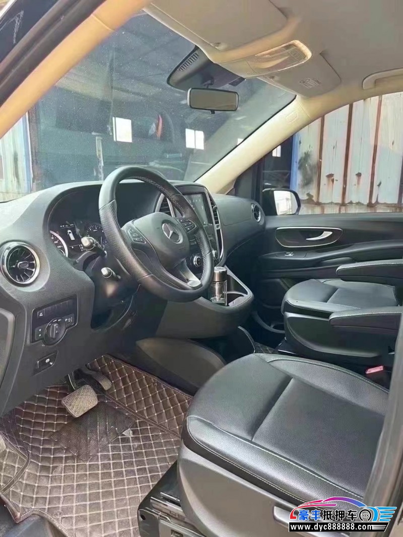 21年奔驰威霆轿车抵押车出售