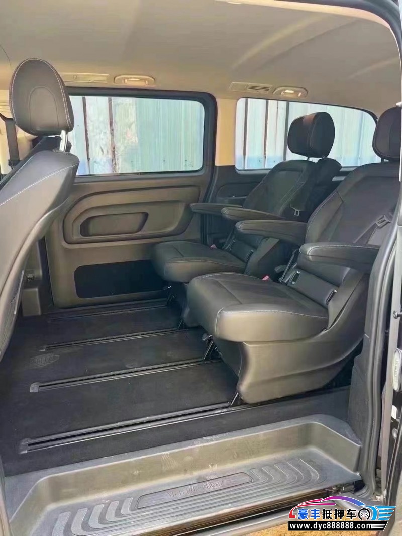 21年奔驰威霆轿车抵押车出售