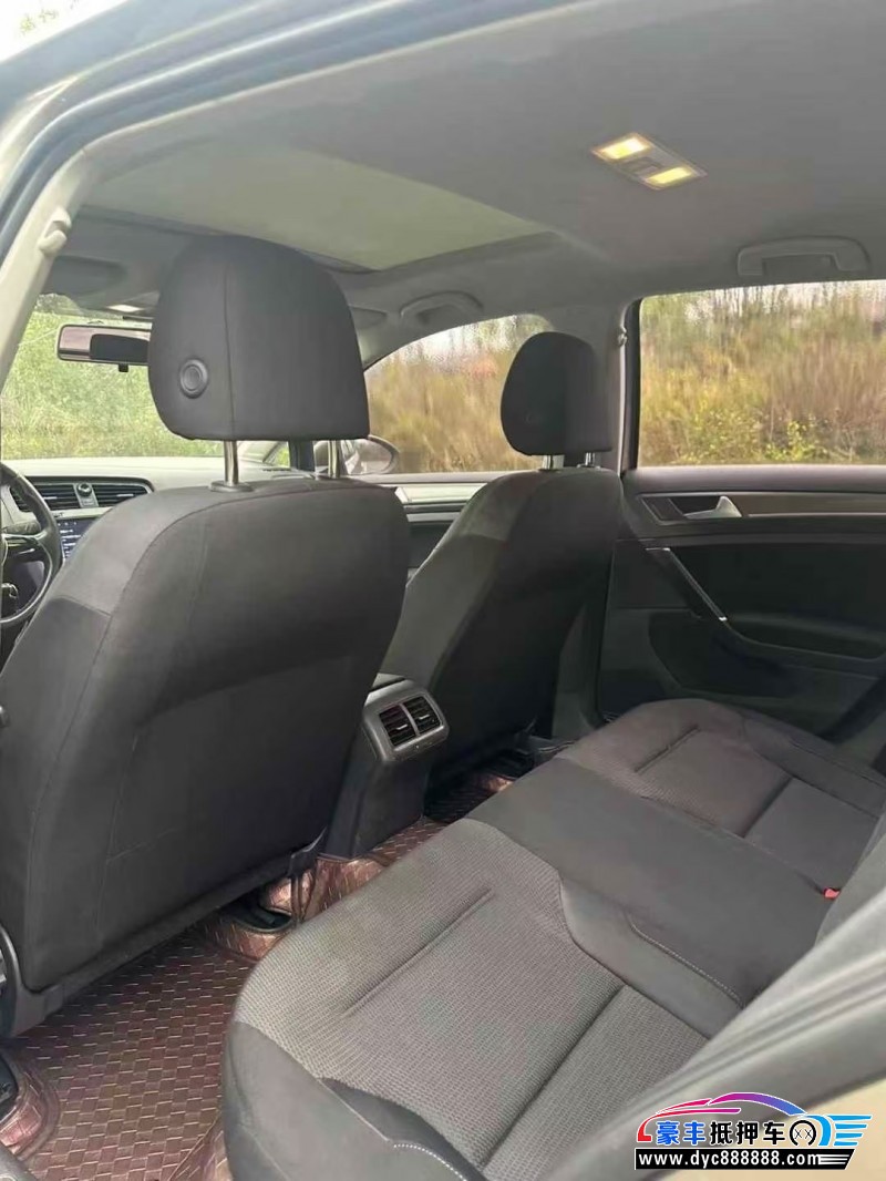 16年大众高尔夫轿车抵押车出售