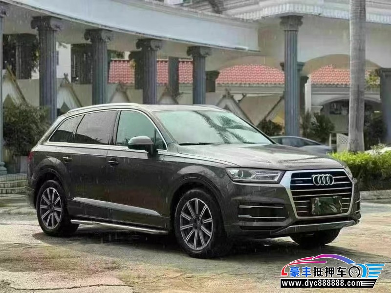17年奥迪Q7轿车抵押车出售