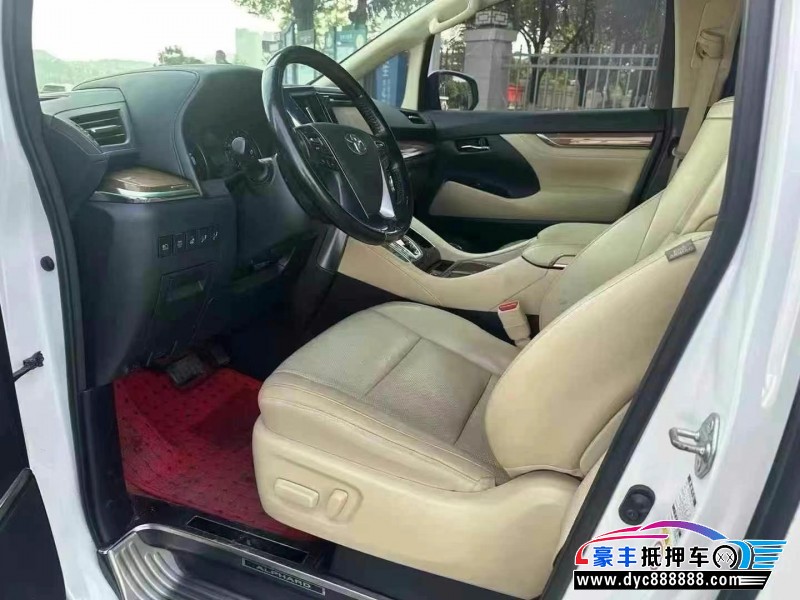 17年丰田埃尔法轿车抵押车出售