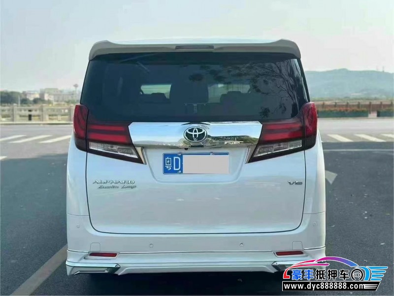 17年丰田埃尔法轿车抵押车出售