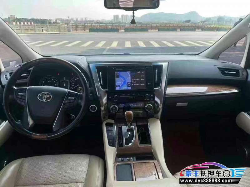 17年丰田埃尔法轿车抵押车出售