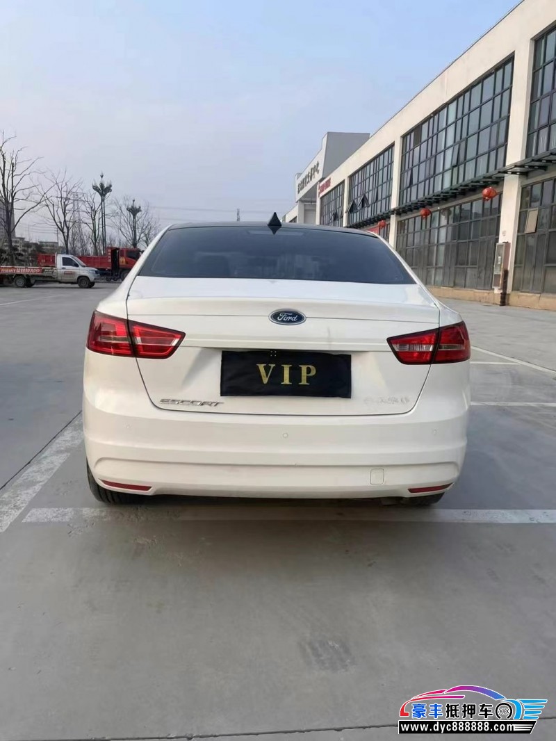 17年福特福睿斯轿车抵押车出售