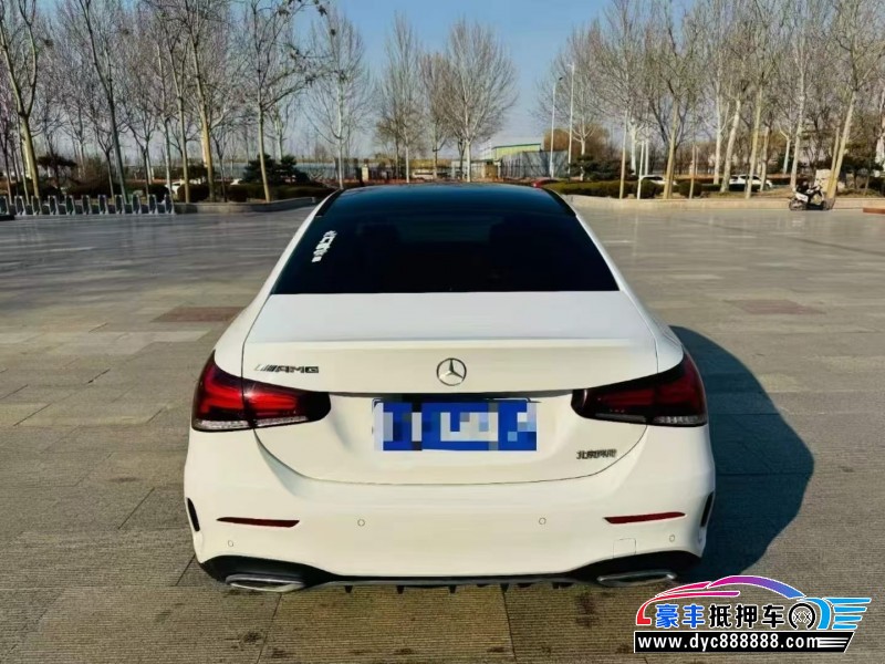 19年奔驰A轿车抵押车出售