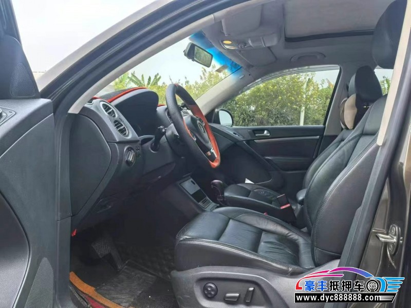 14年大众途观轿车抵押车出售