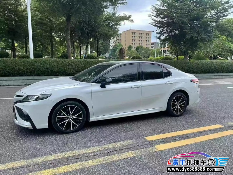 22年丰田凯美瑞轿车抵押车出售