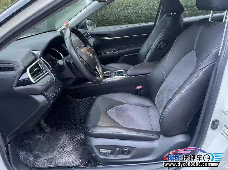 22年丰田凯美瑞轿车抵押车出售