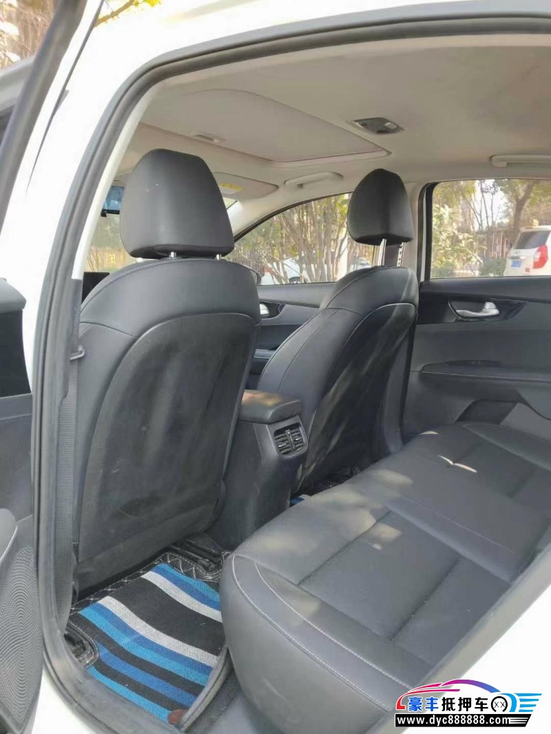 20年起亚K3轿车抵押车出售