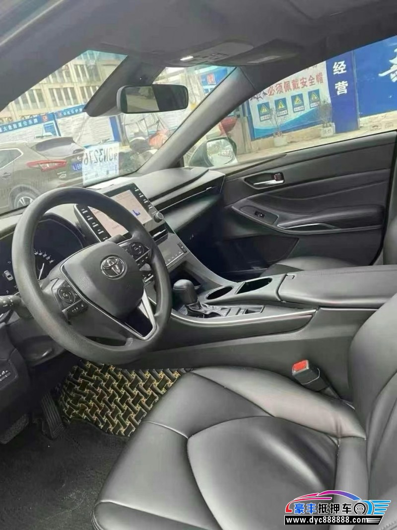 20年丰田亚洲龙轿车抵押车出售