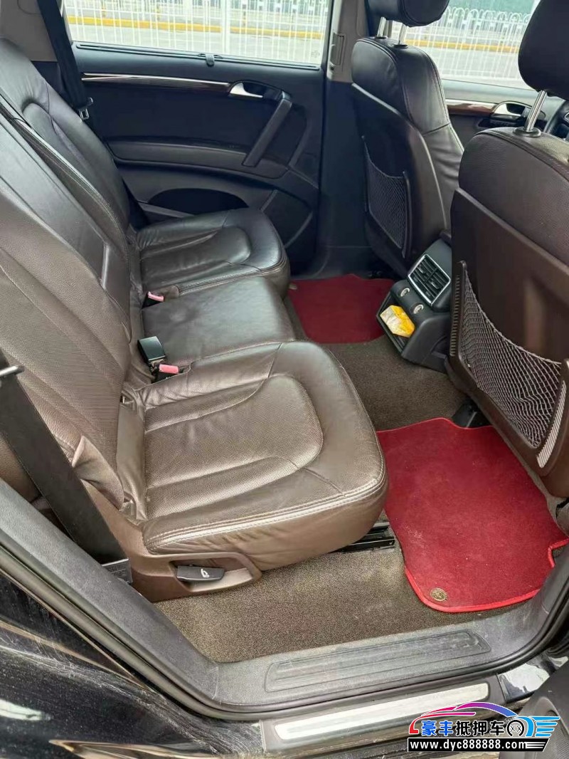 12年奥迪Q7轿车抵押车出售