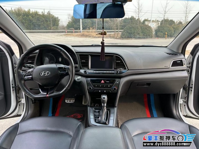 18年现代领动轿车抵押车出售