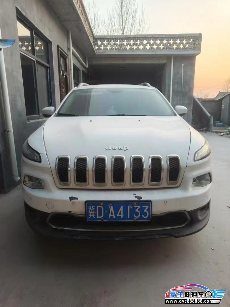 17年Jeep自由光轿车抵押车出售