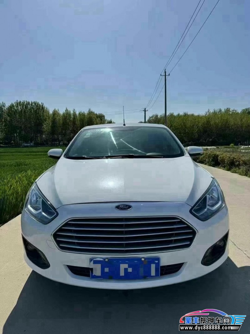 15年福特福睿斯轿车抵押车出售