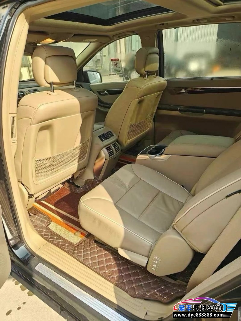 16年奔驰R轿车抵押车出售