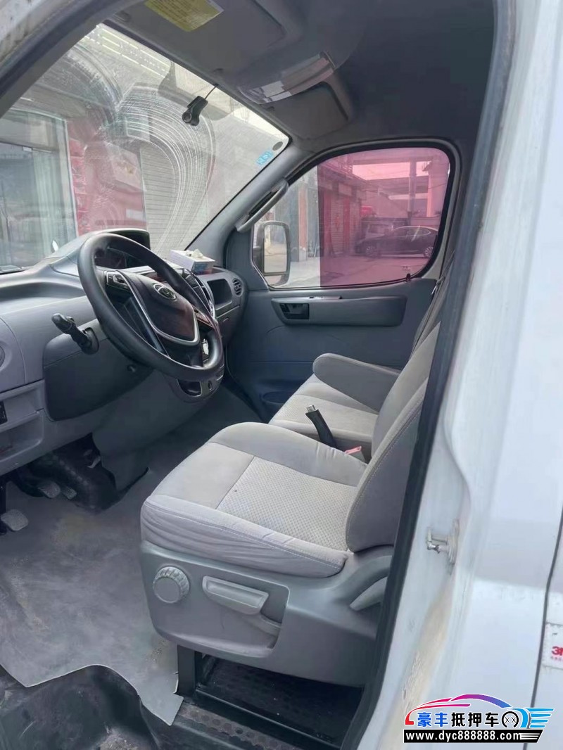 21年上汽大通V80轿车抵押车出售