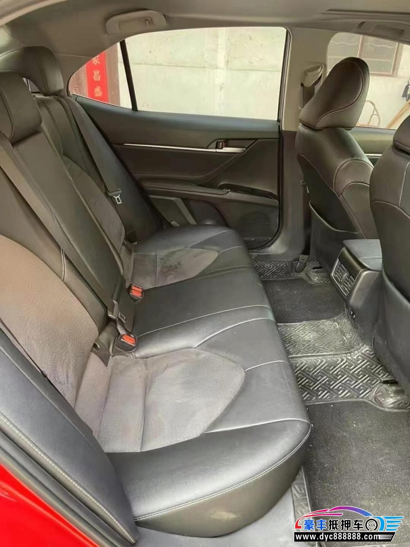 22年丰田凯美瑞轿车抵押车出售