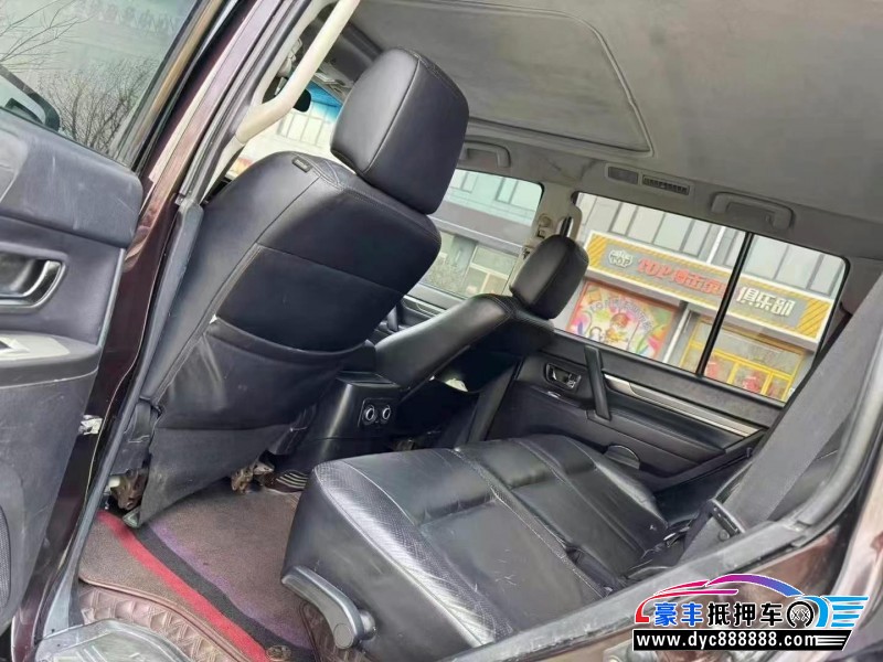 11年三菱帕杰罗轿车抵押车出售