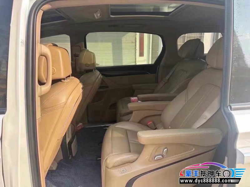 20年别克GL8轿车抵押车出售