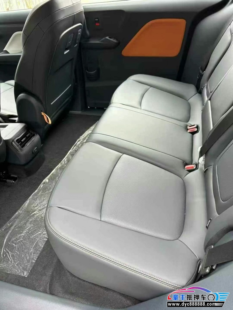 24年奔腾奔腾NAT轿车抵押车出售