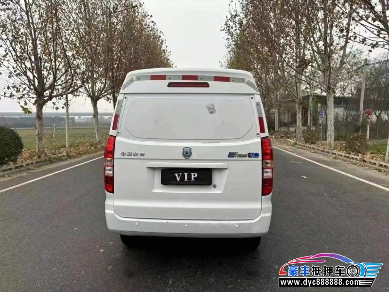 23年金杯海狮轿车抵押车出售