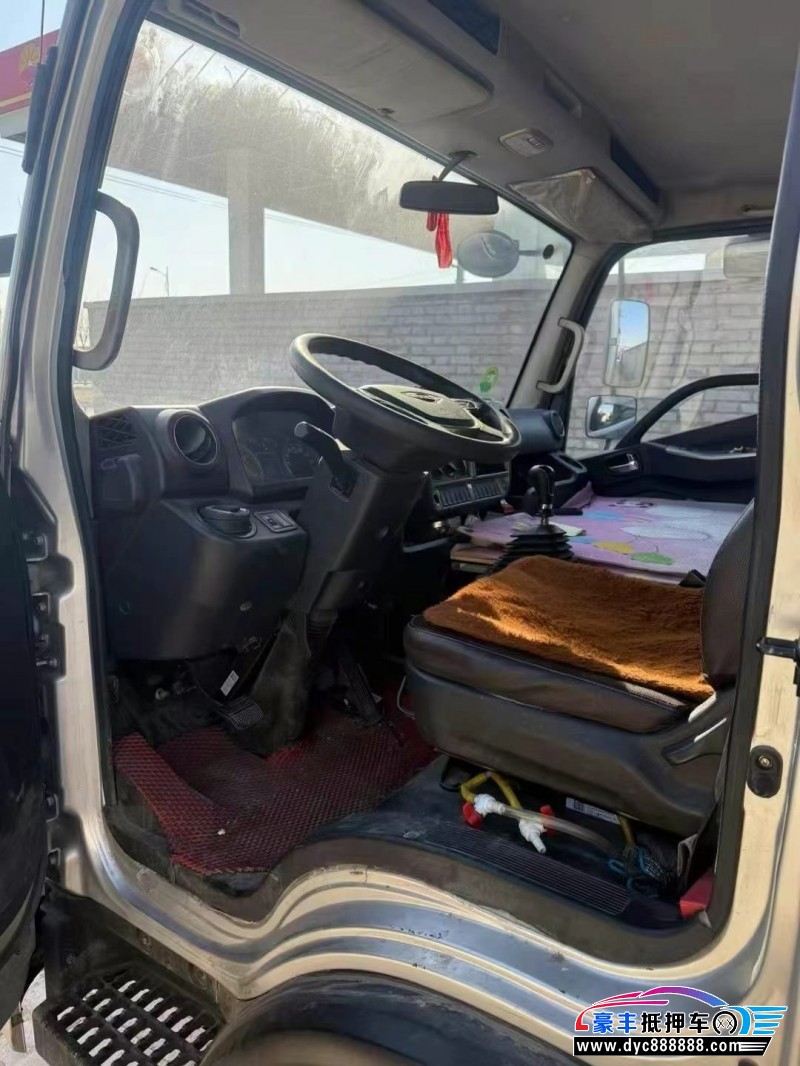 22年福田领航轿车抵押车出售