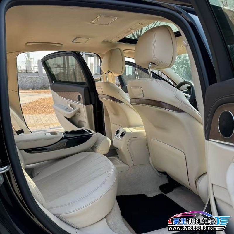 17年奔驰E轿车抵押车出售