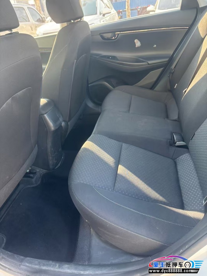 19年现代悦动轿车抵押车出售