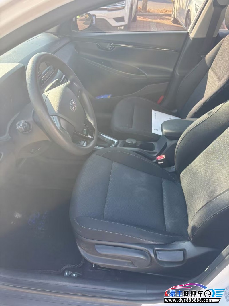 19年现代悦动轿车抵押车出售