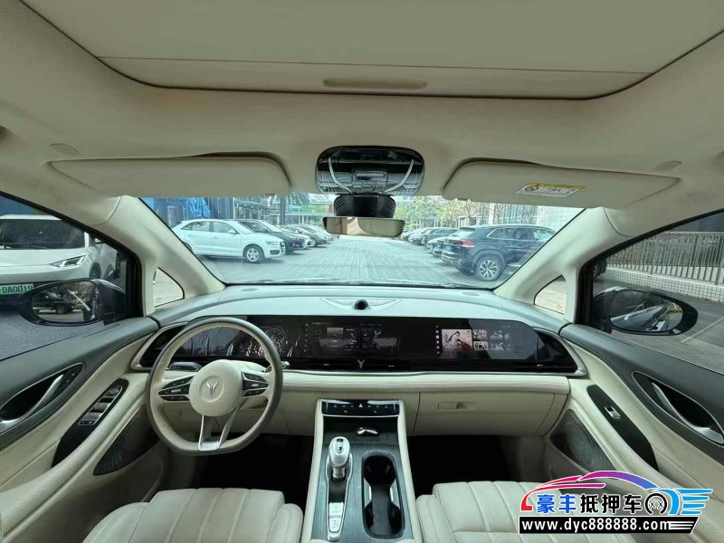 24年岚图梦想家轿车抵押车出售