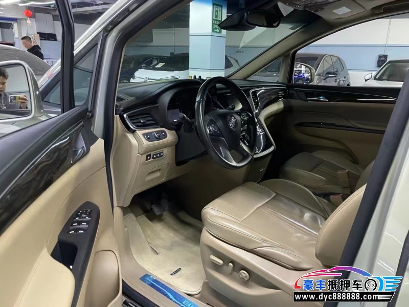 19年别克GL8轿车抵押车出售