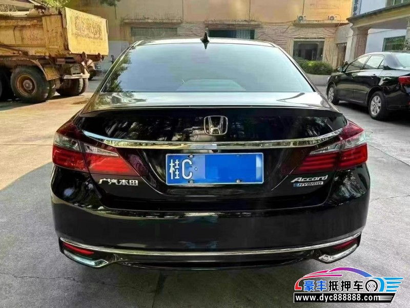 18年本田雅阁轿车抵押车出售