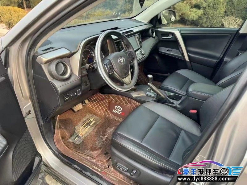 15年丰田RAV4轿车抵押车出售