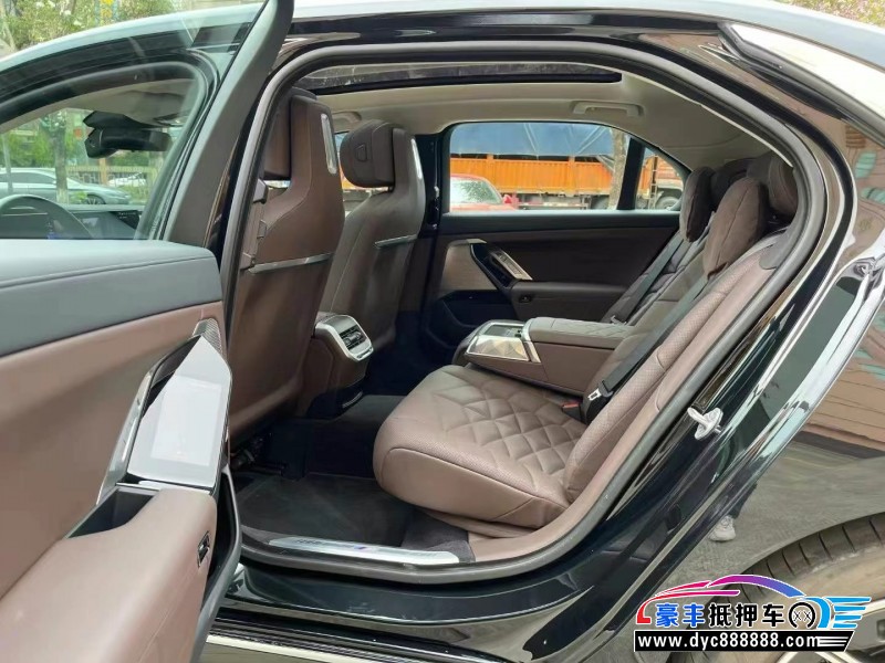 23年宝马7系轿车抵押车出售