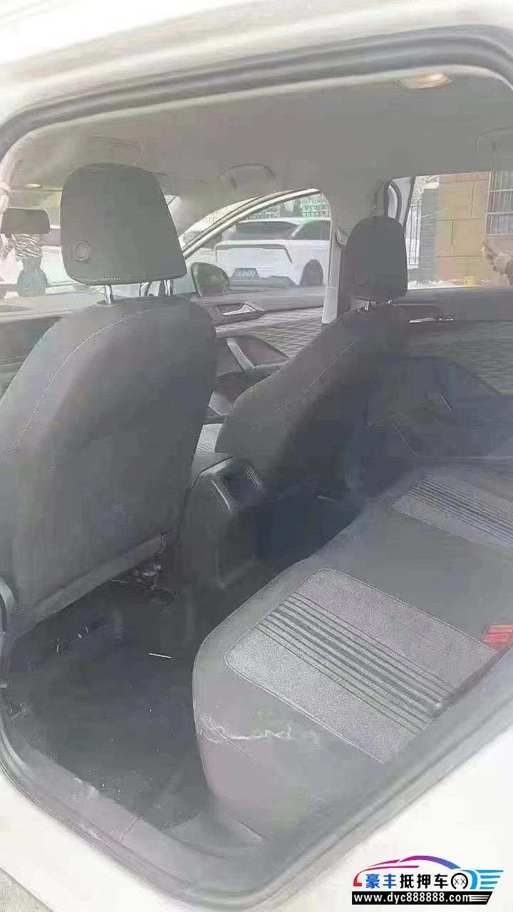 22年大众途岳轿车抵押车出售