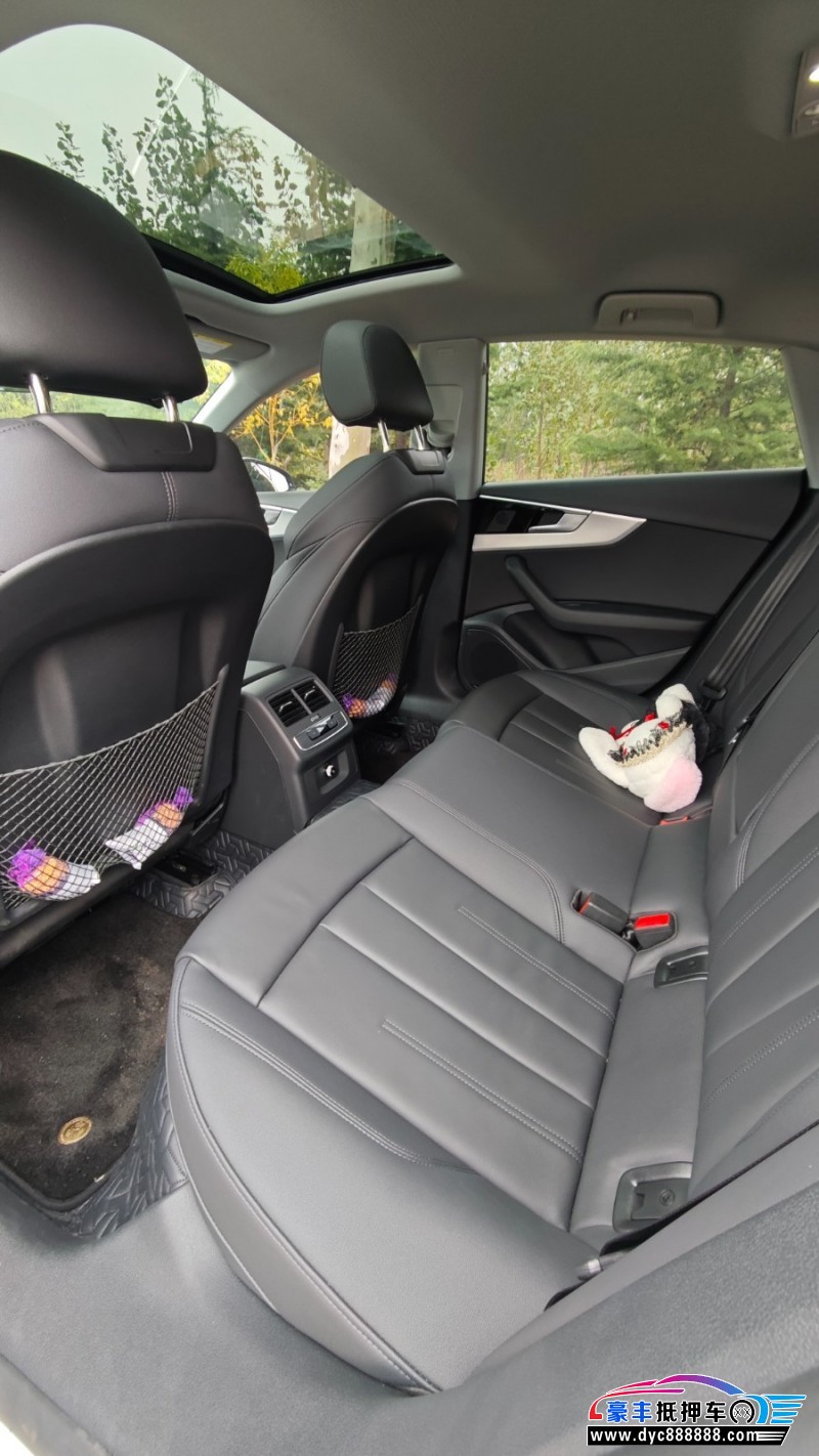 23年奥迪A5轿车抵押车出售