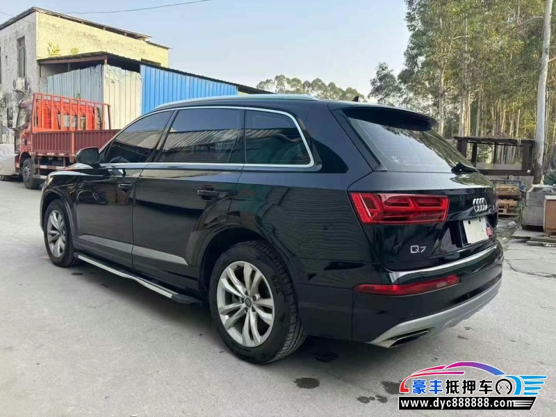 17年奥迪Q7轿车抵押车出售