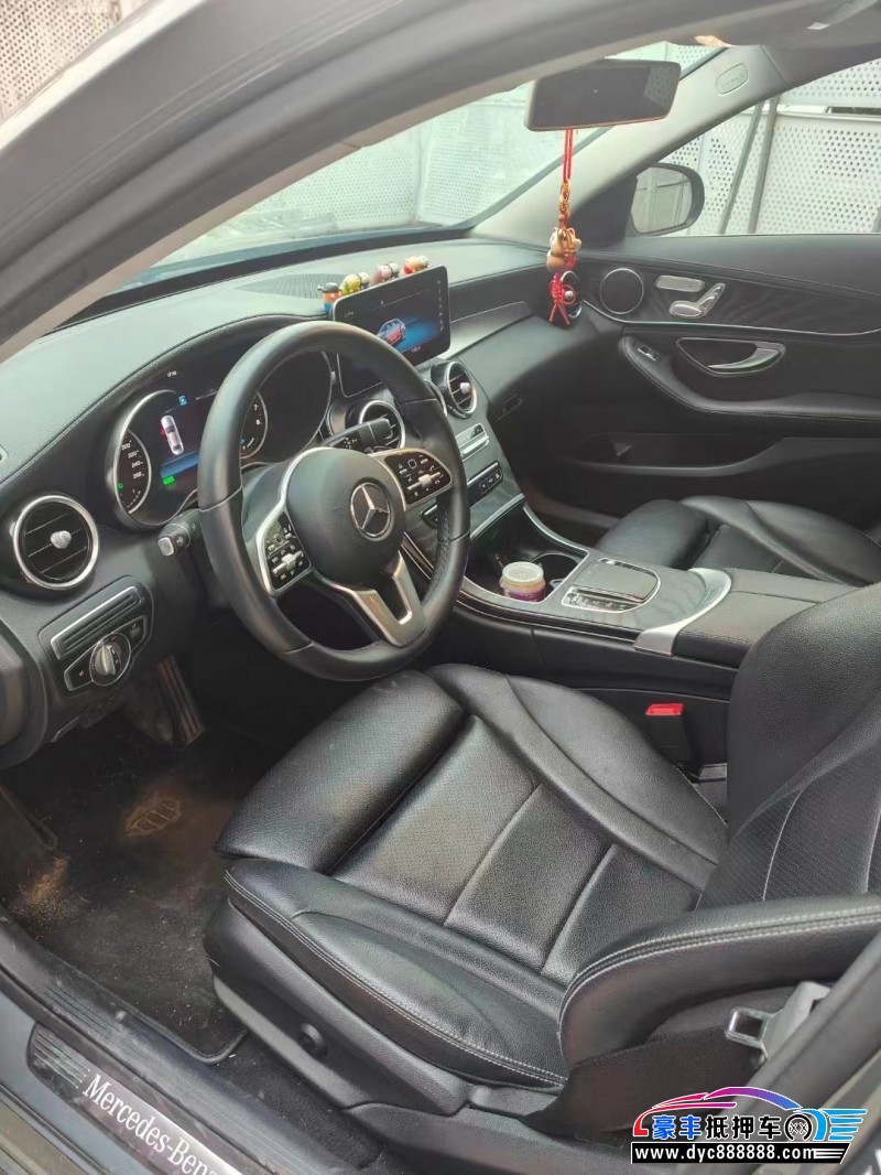 19年奔驰C轿车抵押车出售